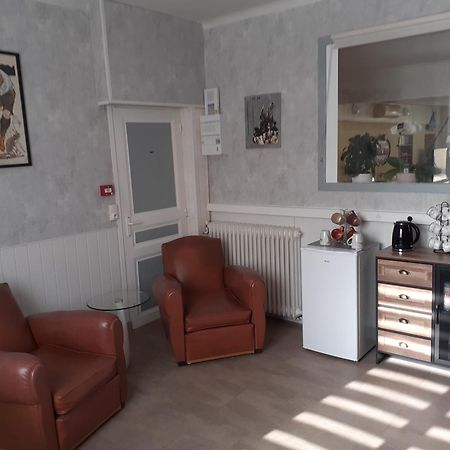 Bed and Breakfast Au Bord de L'Eau Ecluzelles Exterior foto