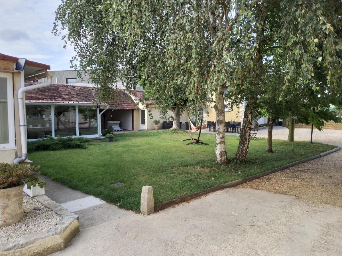 Bed and Breakfast Au Bord de L'Eau Ecluzelles Exterior foto